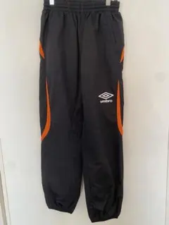 umbro 黒/オレンジ ロングパンツ 160
