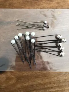 パールとメタルボールラインストーンのヘアピン