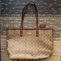 コーチ　シグニチャーショルダーバッグ