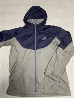 adidas フード付きウィンドブレーカー