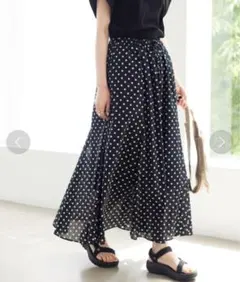 スローブイエナ　ローンドットギャザーロングスカート