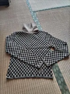 FENDI　タートルセーター