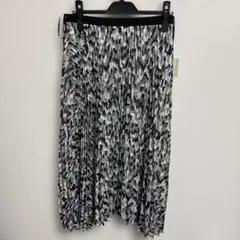 【新品未使用】UNIQLO プリーツスカート Lサイズ モノトーン ユニクロC