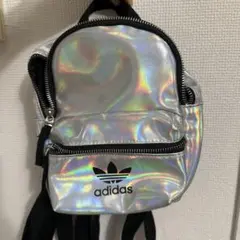 希少品　　adidas シルバー ミニリュック