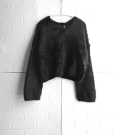 本日限定　ヌイヌル　フェイクファー黒長袖Vネックセーター