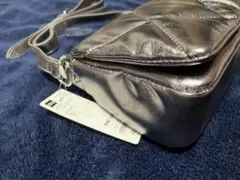 【新品】GU パフィー キルティング ミニ ショルダーバッグ シルバー バッグ