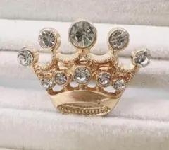 【ブローチ】ミニクラウン王冠　ゴールド　ラインストーン　ティアラ　ワンポイント