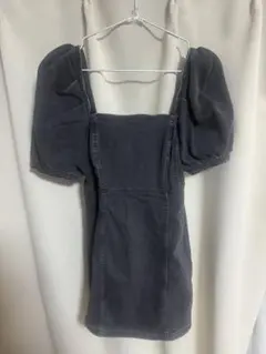 H&Mダークグレー パフスリーブ ミニワンピースのサムネイル