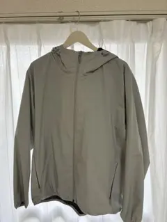 GU グレー フルジップ マウンテンパーカーのサムネイル