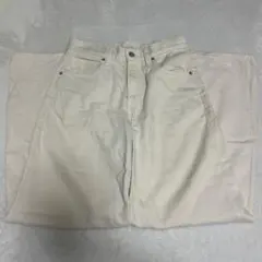 UNIQLO ホワイト ストレートデニム