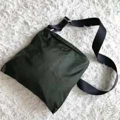 PRADA ショルダーバッグ ナイロン カーキ 三角ロゴのサムネイル