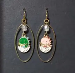 怪獣、恐竜　オーロラビーズ　ピアス