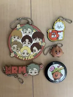 BTS TinyTAN / BT21 グッズ　まとめ売り　キーホルダーなど