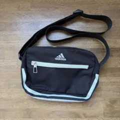 ショルダーバック　adidasのサムネイル