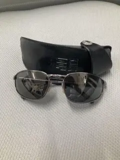 KILLER LOOP サングラス 専用ケース付きのサムネイル