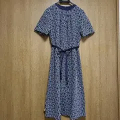 美品　TRANSWORK 幾何学模様 ネイビー 半袖 ひざ丈ワンピースのサムネイル