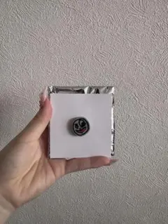 JO1 鶴房汐恩 キャラクターバッジ