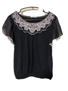 axesfemme レース装飾付き黒フリル袖トップス