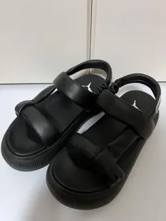 PUMA ブラック スポーツサンダル 23cmのサムネイル