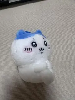 ハチワレ　体育座り　ぬいぐるみキーホルダー