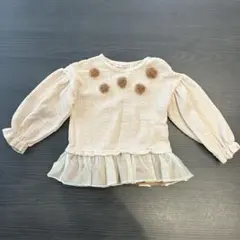 12.ベージュ フリル付き トップス　90cm