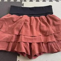 フリル付き赤キュロット