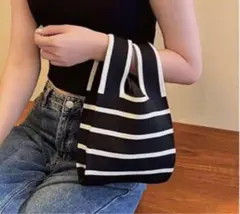 【新品】素敵なハンドメイド　ニット　トートーバッグ　ボーダー　小ぶりお出かけ