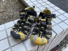 KEEN キッズ サンダル ブラック イエロー　18cm