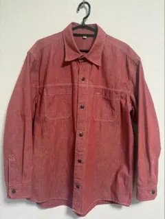 赤 ボタンアップシャツ フロントポケット付き