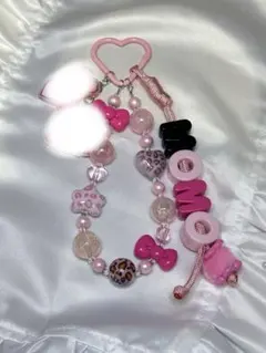 【ハンドメイド】ピンク系ビーズスマホストラップ♡イニシャル入り