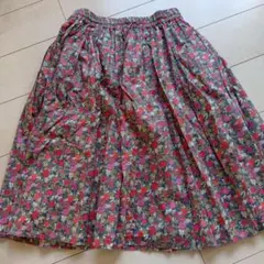 リバティ生地のフラワープリント ひざ丈フレアスカート