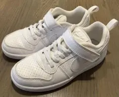 美品 NIKE kids ナイキ キッズ コート ボロー18.5cm