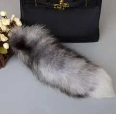 ファー きつね しっぽ チャーム ギャル グレー ストラップ Y2K ふわふわ