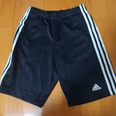adidas ブラック ハーフパンツ 3本ライン