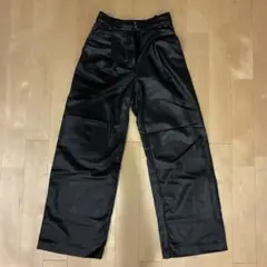 H&M エイチアンドエム　フェイクレザーパンツ　エコレザーパンツ　レザーパンツ