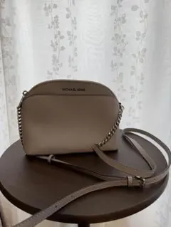 【美品】MICHAEL KORS グレージュ斜めがけショルダーバッグ