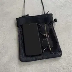 ナイロン サコッシュ ボディバッグ ショルダーバッグ 黒 海外ファッション 美品