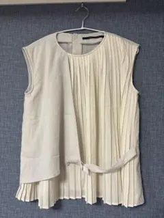 YECCA VECCA ノースリーブ プリーツブラウス
