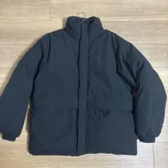 黒 ダウンジャケット シンプルデザイン