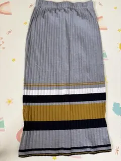 スカートのサムネイル