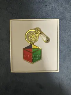 NIZIU WITHU メタルキーホルダー