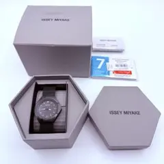 ISSEY MIYAKE(イッセイミヤケ)腕時計　ROKU(ロク) ブラックのサムネイル