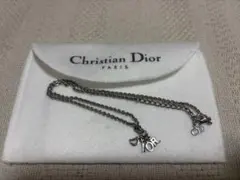 クリスチャンディオール　ネックレス　スイングロゴ　文字　シルバー