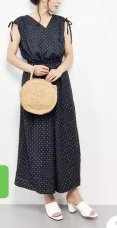 ディスコート❤︎カシュクールドット柄サロペット黒⭐︎超美品！のサムネイル