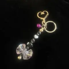 リボン型黒のハートビーズキーホルダー鈴付き