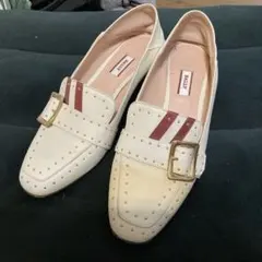 バリー　BALLY Janelle ホワイト パンプス ローファーのサムネイル