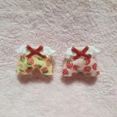 赤ちゃんフリルサロペット2着セット　いちご黄色桃色　ハンドメイド