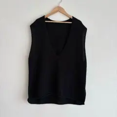 ガリャルダガランテ　深Vニットプルオーバー　ベスト　ブラック