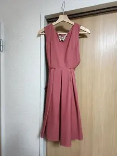 ローズピンク スリーブレスドレス