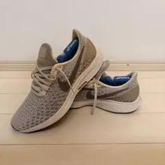 ナイキ　ズームペガサス35 白　25.5cmのサムネイル